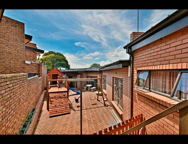 5 BEDROOM HOUSE FOR SALE IN GLENVISTA